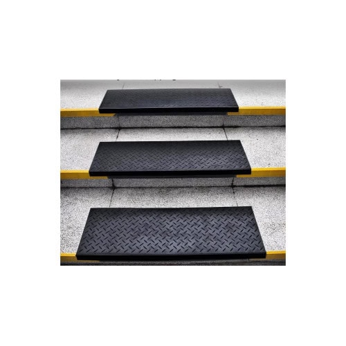 Treapta din cauciuc cu striatii impotriva alunecarii 75x25x3cm Cod: KNG-101725