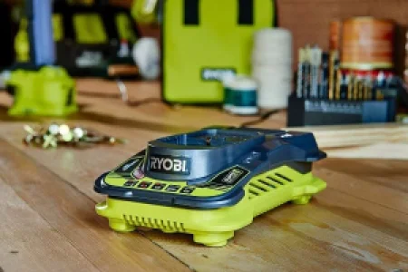Incarcator rapid Ryobi, incarca la o viteza de 5,0 Amp/h, 18 V