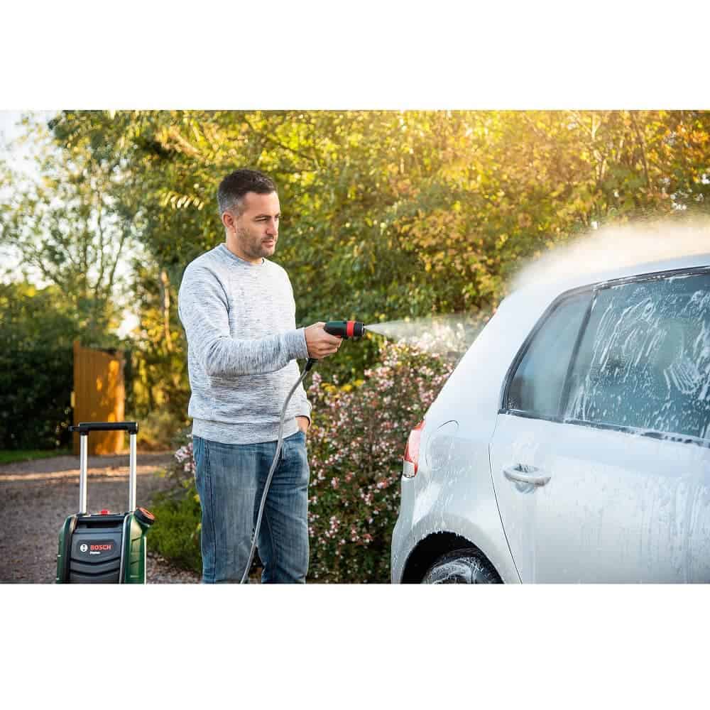 ​Aparat de spalat cu presiune Bosch, patru modele de stropit, presiune reglabila a apei, SmartBrush, 18V Li-Ion, cu rezervor 15 l, fara acumulator 8