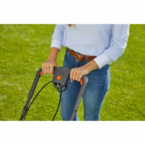 ​Masina electrica de tuns iarba Gardena, lama DuraEdge, maner ErgoTec, latime taiere 32 cm, roti de deplasare, 1200 W, capacitate sac colector 30 l