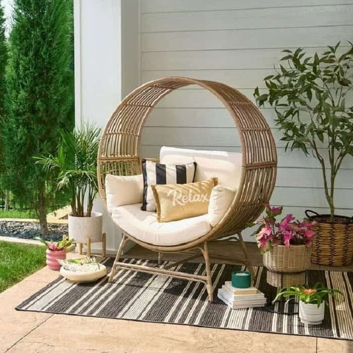 ​Scaun rotund din ratan sintetic DacEnergy©, tip ou supradimensionat, cadru din otel vopsit in camp electrostatic, cu perna moale si 2 perne laterale, design boem, 122 x 151 x 83 cm, bej 6